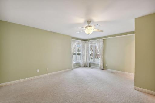 18038 Bearpath Trail, Eden Prairie, MN 55347