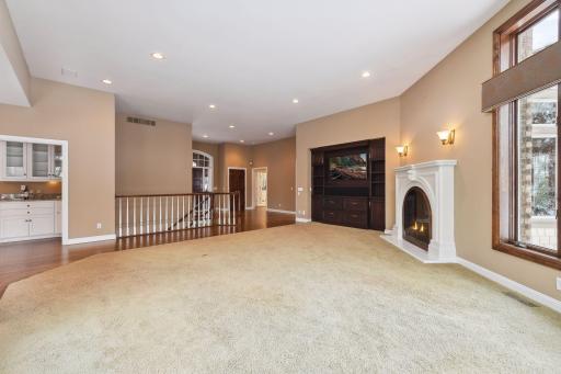 18038 Bearpath Trail, Eden Prairie, MN 55347