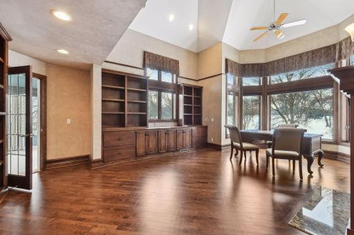 18038 Bearpath Trail, Eden Prairie, MN 55347