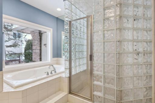 18038 Bearpath Trail, Eden Prairie, MN 55347