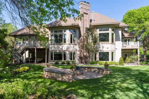18038 Bearpath Trail, Eden Prairie, MN 55347