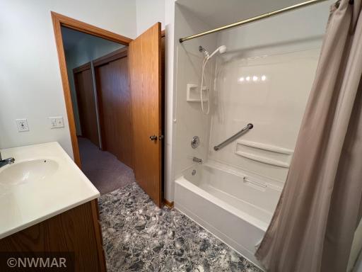 227 4th Street S, Greenbush, MN 56726