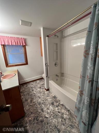 227 4th Street S, Greenbush, MN 56726