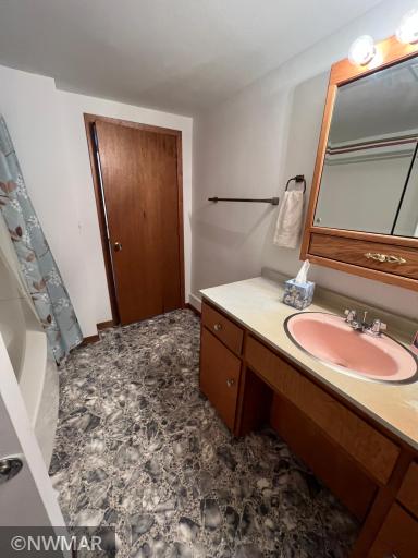227 4th Street S, Greenbush, MN 56726