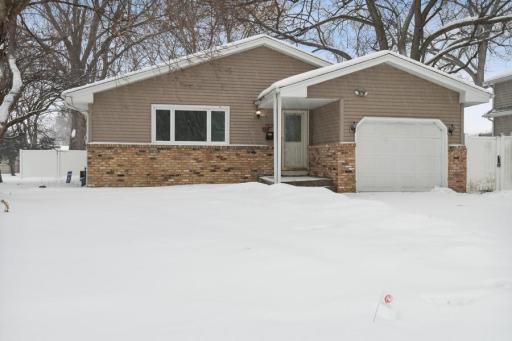7529 Knoll Street N, Golden Valley, MN 55427
