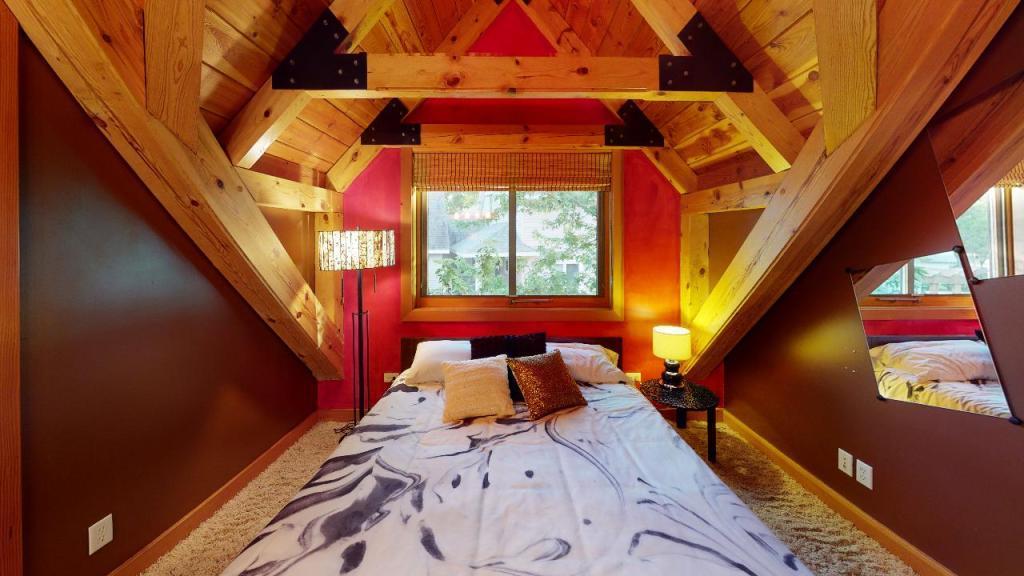 13386-Indian-Beach-Rd-Spicer-Bedroom(4)