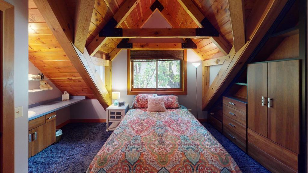 13386-Indian-Beach-Rd-Spicer-Bedroom(2)