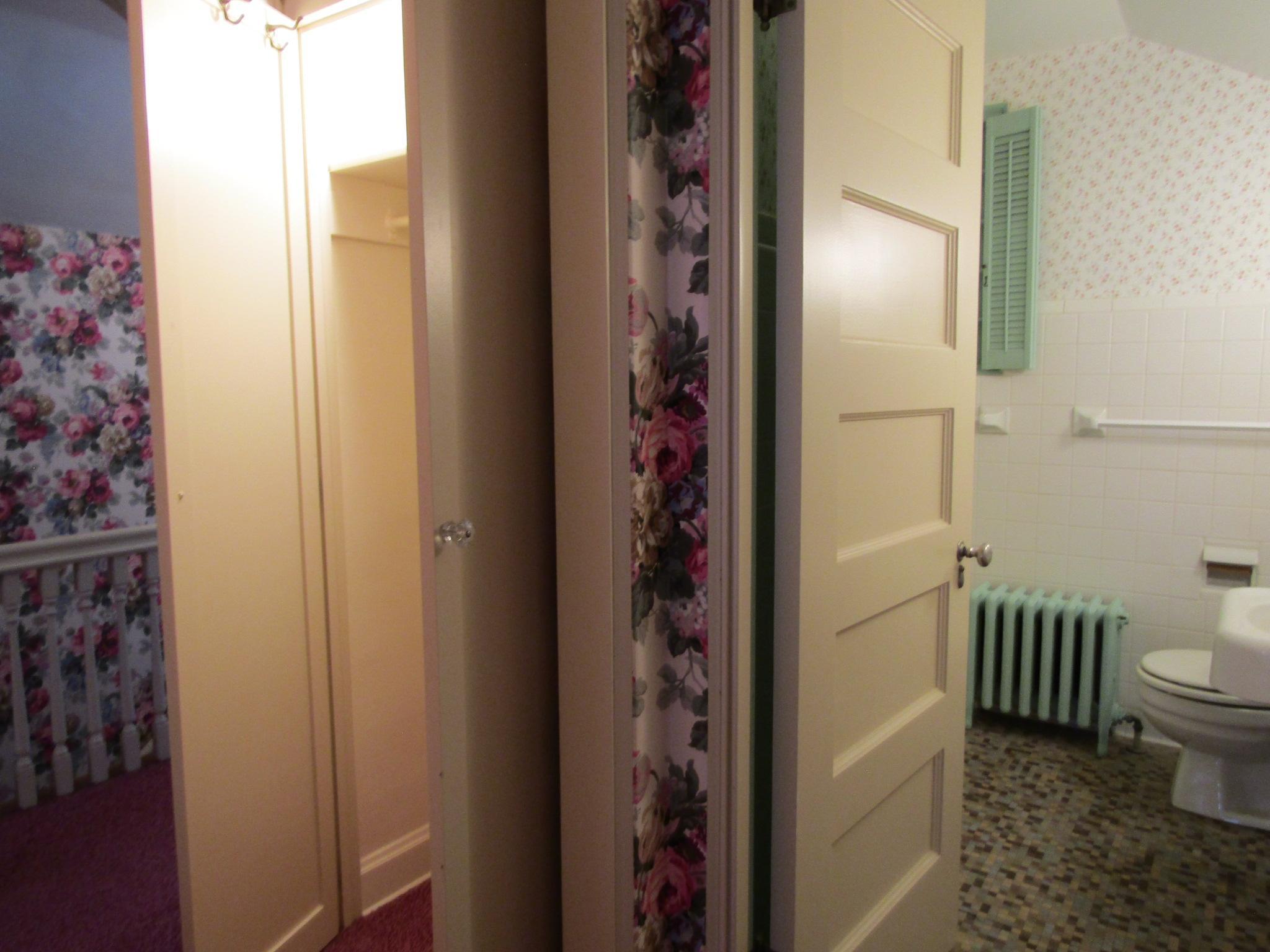 Closet and upper bath