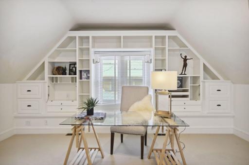 1712 Dupont Avenue S, Minneapolis, MN 55403
