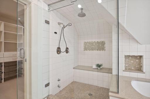 1712 Dupont Avenue S, Minneapolis, MN 55403