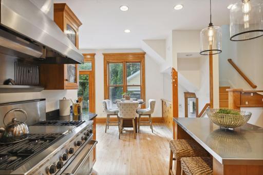 1712 Dupont Avenue S, Minneapolis, MN 55403