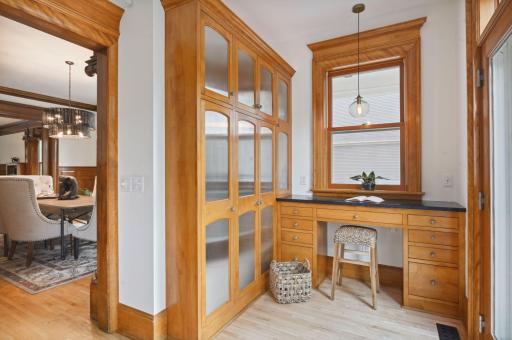 1712 Dupont Avenue S, Minneapolis, MN 55403