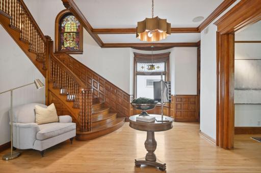 1712 Dupont Avenue S, Minneapolis, MN 55403