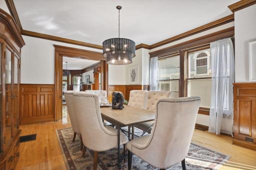 1712 Dupont Avenue S, Minneapolis, MN 55403