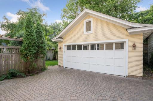 1712 Dupont Avenue S, Minneapolis, MN 55403