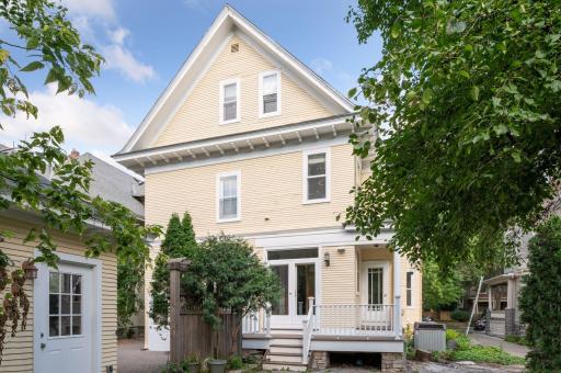 1712 Dupont Avenue S, Minneapolis, MN 55403