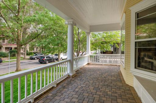 1712 Dupont Avenue S, Minneapolis, MN 55403