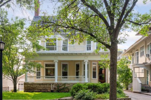 1712 Dupont Avenue S, Minneapolis, MN 55403