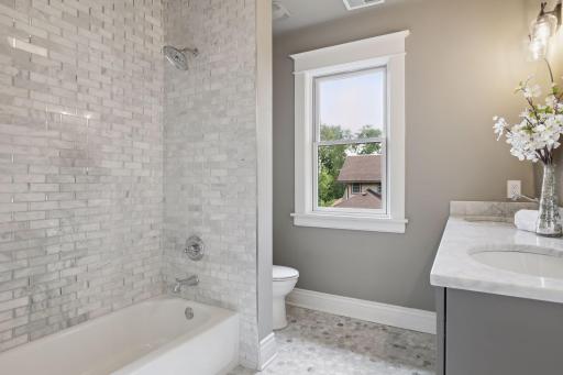 1528 Lincoln Avenue, Saint Paul, MN 55105