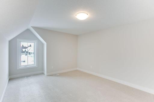 17040 46th Avenue N, Plymouth, MN 55446