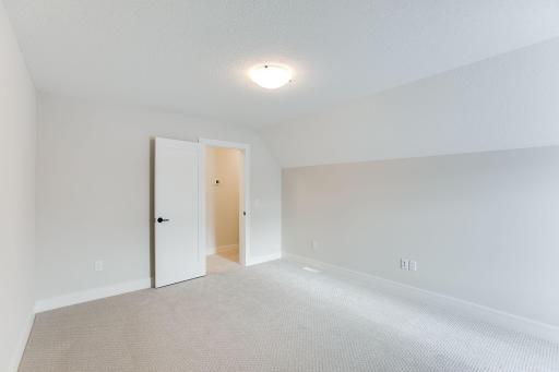 17040 46th Avenue N, Plymouth, MN 55446