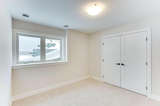 17040 46th Avenue N, Plymouth, MN 55446