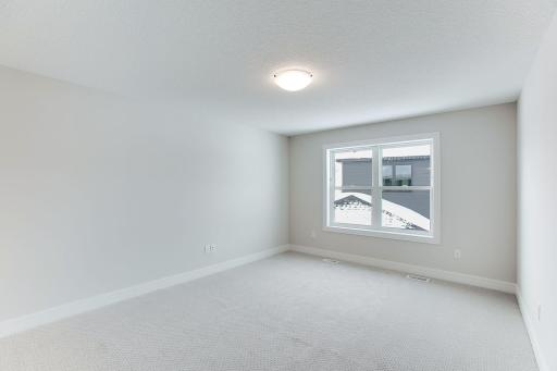 17040 46th Avenue N, Plymouth, MN 55446