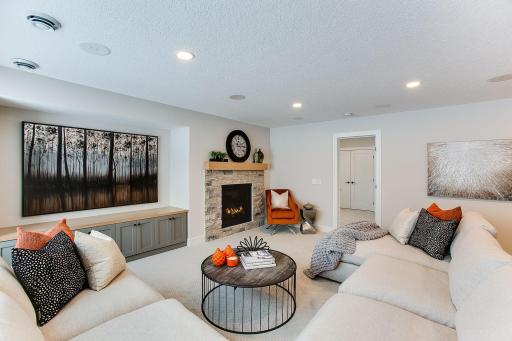 17040 46th Avenue N, Plymouth, MN 55446