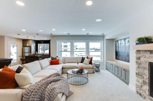 17040 46th Avenue N, Plymouth, MN 55446