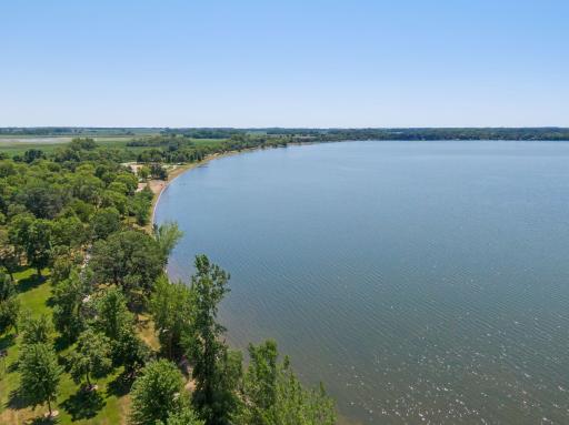 1205 S Sibley Avenue, Litchfield, MN 55355