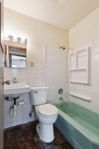 1205 S Sibley Avenue, Litchfield, MN 55355
