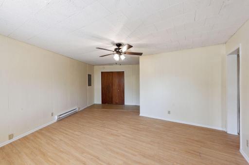1205 S Sibley Avenue, Litchfield, MN 55355
