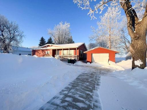 305 N Seney Avenue, Rushmore, MN 56168