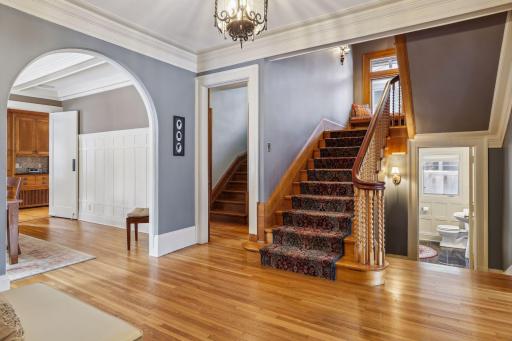 2010 Summit Avenue, Saint Paul, MN 55105
