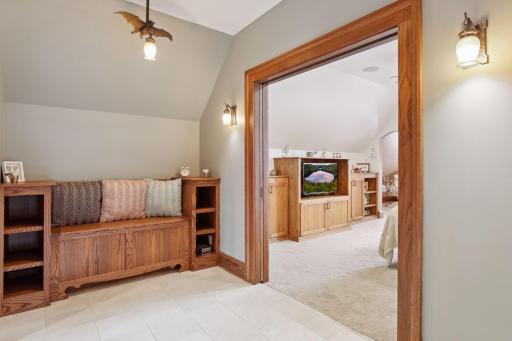 2010 Summit Avenue, Saint Paul, MN 55105
