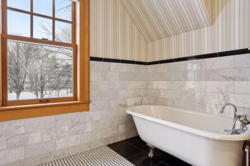 2010 Summit Avenue, Saint Paul, MN 55105