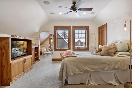 2010 Summit Avenue, Saint Paul, MN 55105