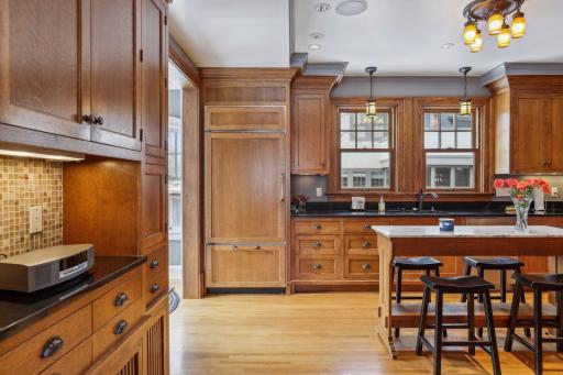 2010 Summit Avenue, Saint Paul, MN 55105