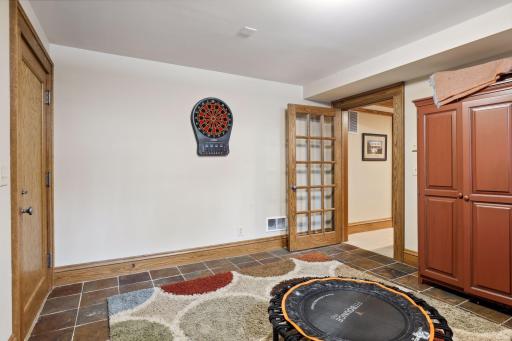 2010 Summit Avenue, Saint Paul, MN 55105