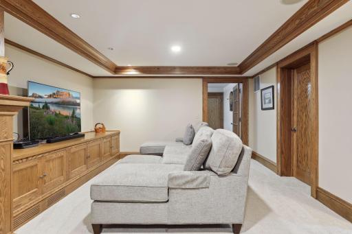 2010 Summit Avenue, Saint Paul, MN 55105