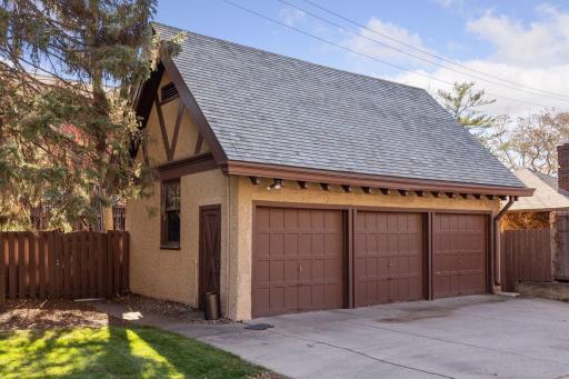 2010 Summit Avenue, Saint Paul, MN 55105