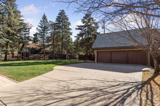 2010 Summit Avenue, Saint Paul, MN 55105