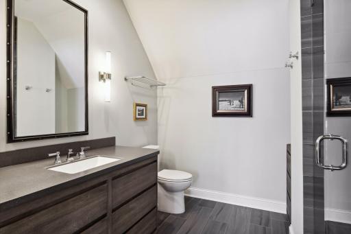 8 Spur Road, Edina, MN 55436