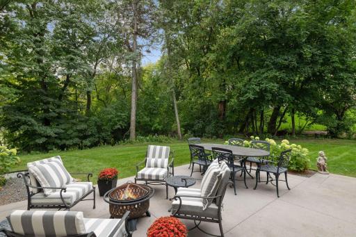 8 Spur Road, Edina, MN 55436