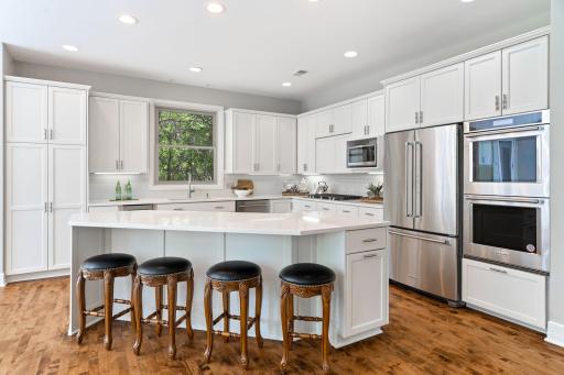 4902 Woodhurst Lane, Minnetonka, MN 55345
