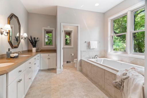 4902 Woodhurst Lane, Minnetonka, MN 55345