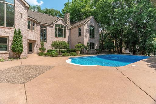 4902 Woodhurst Lane, Minnetonka, MN 55345