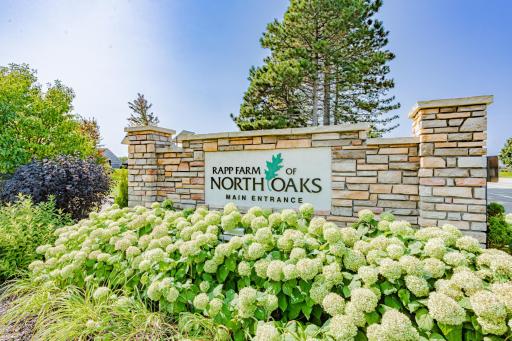 18 Rapp Farm Boulevard, Saint Paul, MN 55127
