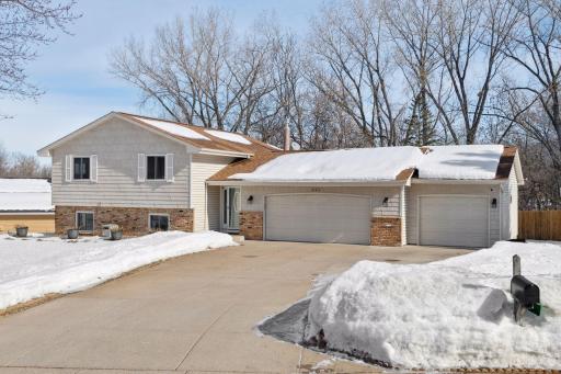 16510 Lake Ridge Drive, Maple Grove, MN 55311