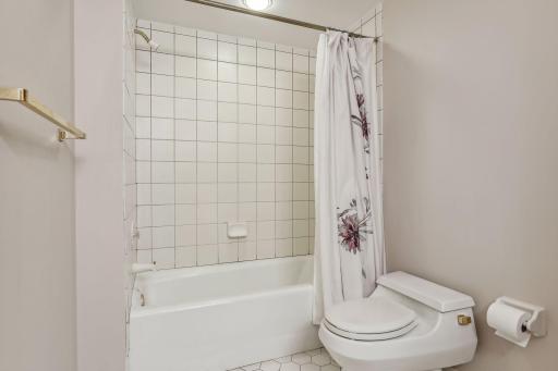 1941 Glenhill Road, Saint Paul, MN 55118
